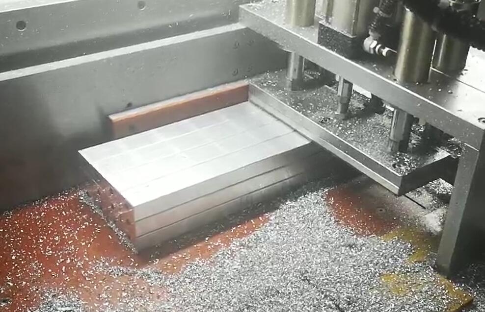 切109*109工业型材用什么铝材切割设备？【风暴机械】